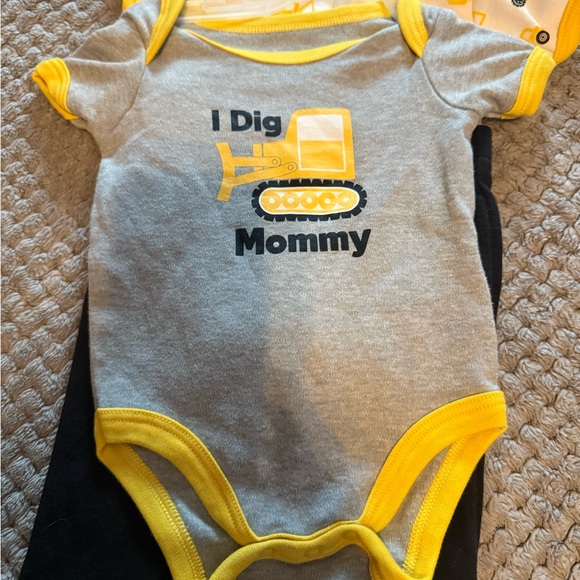 Swiggles Other - Swiggles Baby Boy 3-Piece Outfit Set 0-3M “I Dig Mommy” Onsies & Pants